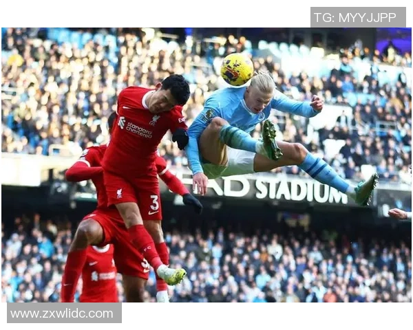 曼联与利物浦近期交锋比分回顾及精彩瞬间分析